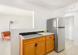 C4- Long Short Term Colorful/Fresh Remodeled Apt