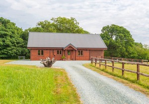 Cabin ∙ 4 bedrooms ∙ 8 guests