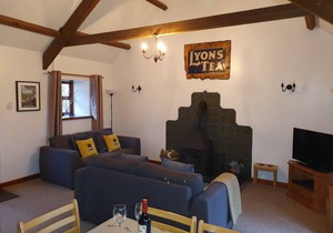 Cabin ∙ 3 bedrooms ∙ 4 guests