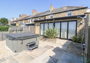 Cabin ∙ 5 bedrooms ∙ 10 guests