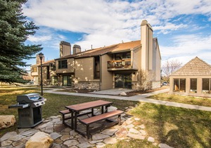 Canyons View 20: Park City Canyons: Nicely updated 2 bedroom, 2 bath. Walk to the Cabriolet Lift