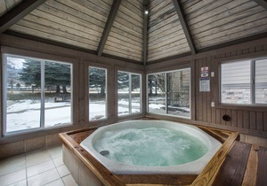 Canyons View 20: Park City Canyons: Nicely updated 2 bedroom, 2 bath. Walk to the Cabriolet Lift