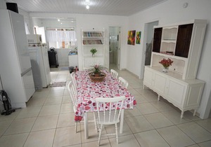 Casa 3 quartos 350m praia Daniela completa c/ lazer