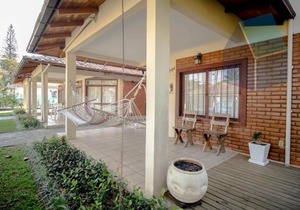 Casa com 3 dormitórios a 50m da praia / Cachoeira do Bom Jesus