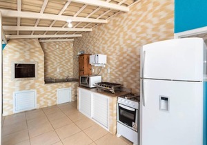 CASA COM PISCINA EM MORRINHOS- Rua Hortência