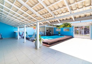 CASA COM PISCINA EM MORRINHOS- Rua Hortência