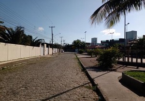 Casa conceito aberto aconchegante, perto de tudo e com garagem 64m2