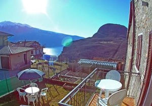Casa del Borgo Pregasio Garden and view by Gardadomusmea
