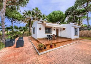 Casa Los Pinos Pleamar - Comfortable andalucian cortijo with fenced pool not far from the beach