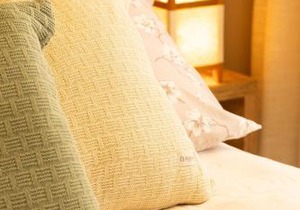 Casa térrea com 03 quartos em Canto Grande