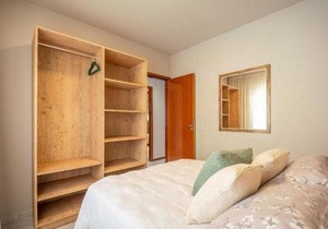 Casa térrea com 03 quartos em Canto Grande