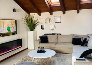 CasaCamelia 35, 3 BDRM with view Lake Como