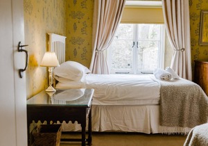 Castle House - 5 Bedroom Manorbier Castle House