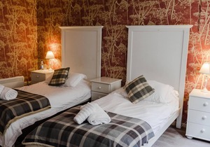 Castle House - 5 Bedroom Manorbier Castle House