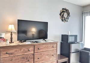 Cedar Lodge 303A Room with Balcony!