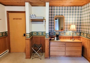 Cedar - pet-friendly room at The Inn At Mazama