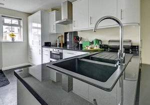 Cedars Lodge - One Bedroom House, Sleeps 2