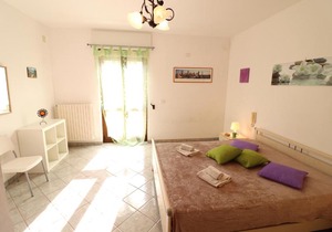 Central Apartment With Wi-fi, Air Conditioning And Balcony; Pets Allowed