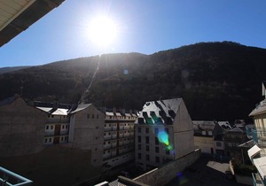 Central Apt 6/7 pers. in Bagnères-de-Luchon with parking and pets allowed