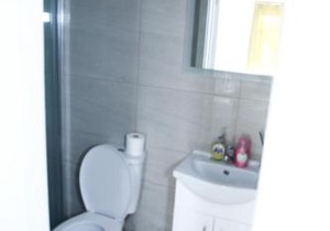 Central Harrow Cozy Apartment with free parking