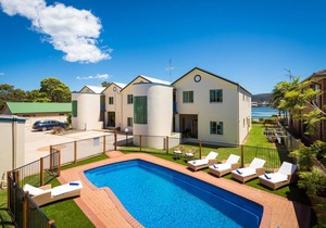 Cetacea Luxury Apartments - 2 Bedroom Lake View Apartment