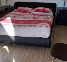 CHALET INDIVIDUEL TRES ENSOLEILLE AU CALME VUE IMPRENABLE