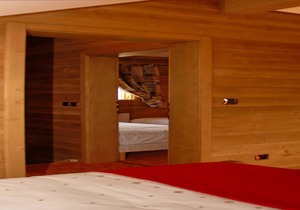 Chalet, Savoyard charm in unspoiled surroundings, heated swimming pool, ideal for families