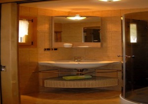 Chalet, Savoyard charm in unspoiled surroundings, heated swimming pool, ideal for families