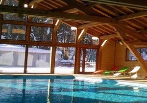Chalet, Savoyard charm in unspoiled surroundings, heated swimming pool, ideal for families