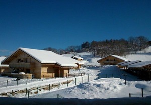 Chalet, Savoyard charm in unspoiled surroundings, heated swimming pool, ideal for families