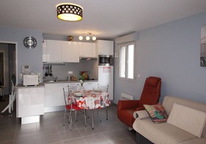Charming 1BR Apartment with Balcony in Central Luchon, Near Thermal Spa