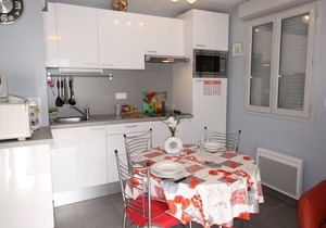Charming 1BR Apartment with Balcony in Central Luchon, Near Thermal Spa