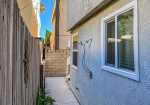 Charming 2 story 2,400 square feet, 4 Bedroom Beach Villa Silver Strand Beach