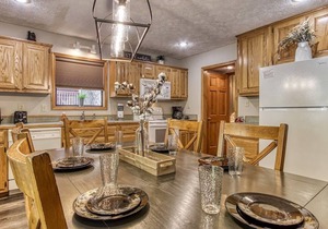 Charming 2BD w Scenic Views! HOT TUB! Pool "Fo