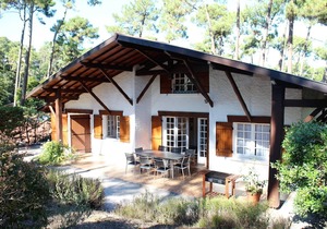 Charming Basque Style House 300m From Piraillan Market