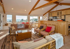 Charming Beachfront Home in Seadrift