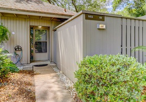 Charming Condo w/Golf & Lagoon views - On-Site Tennis Court & Putting Green!