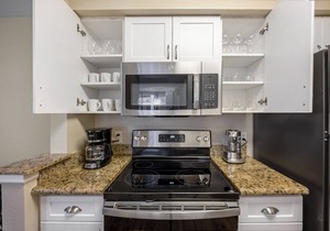 Charming Cupertino 2BR w/Gym, Pool & W/D, nr tech HQs, by Blueground
