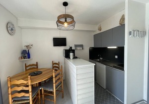 Charming T1 Apartment with Pool View, 50m from Lake in Vieux-Boucau