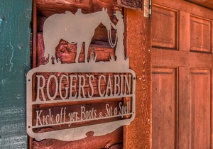 Charming & Historical 1 Room Log Cabin / Forest Views/ 20 minutes from Flagstaff
