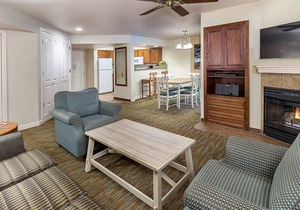 Charming Lodge-Style Resort with Something to do in Every Season!