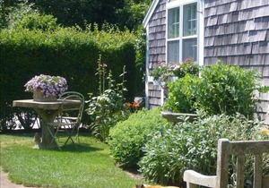 Charming Nantucket Seaside Cottage