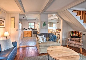 Charming Pine Point Cottage - 2 Blocks to Ocean!