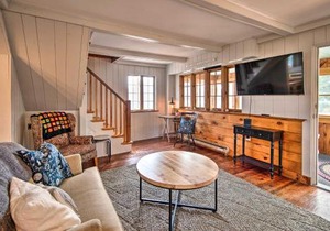 Charming Pine Point Cottage - 2 Blocks to Ocean!