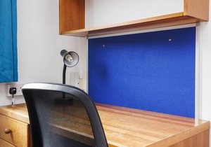 Charming Room Near Highfields Park