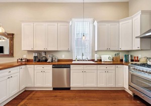 Charming Victorian House w Heated Pool 4br|2ba