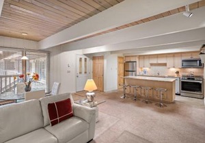 Chateau Chaumont Unit 9, Second-Floor Corner Condominium with Prime Location in Aspen