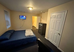Cheap Private West Philly Room - Smart TV & WiFi