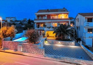 Cherry - relax & chill by the pool: A3 (2+2) - Novalja