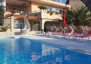 Cherry - relax & chill by the pool: A1 (2+2) - Novalja